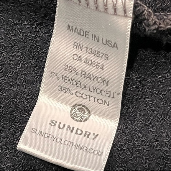 SUNDRY Washed Black Long Sleeve Love Appliqué Top size 1 or Small - Picture 6 of 8